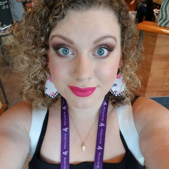 Meet the Posher Other - Meet your Posher, Kayla